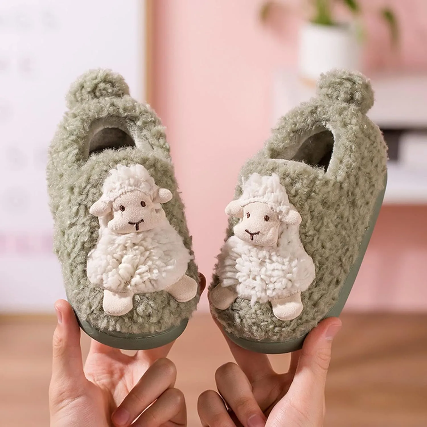 Autumn and Winter Cute Boys and Girls Slippers Flat Bottom Soft and Comfortable Warm Sheep Shape Toddler Slippers
