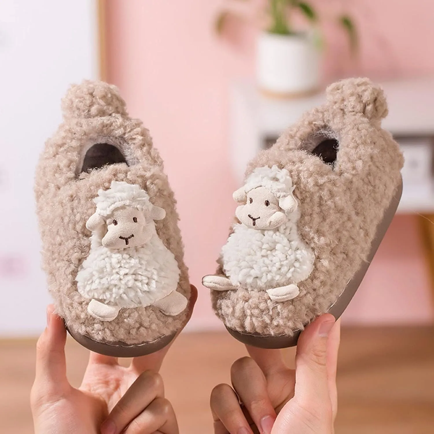 Autumn and Winter Cute Boys and Girls Slippers Flat Bottom Soft and Comfortable Warm Sheep Shape Toddler Slippers