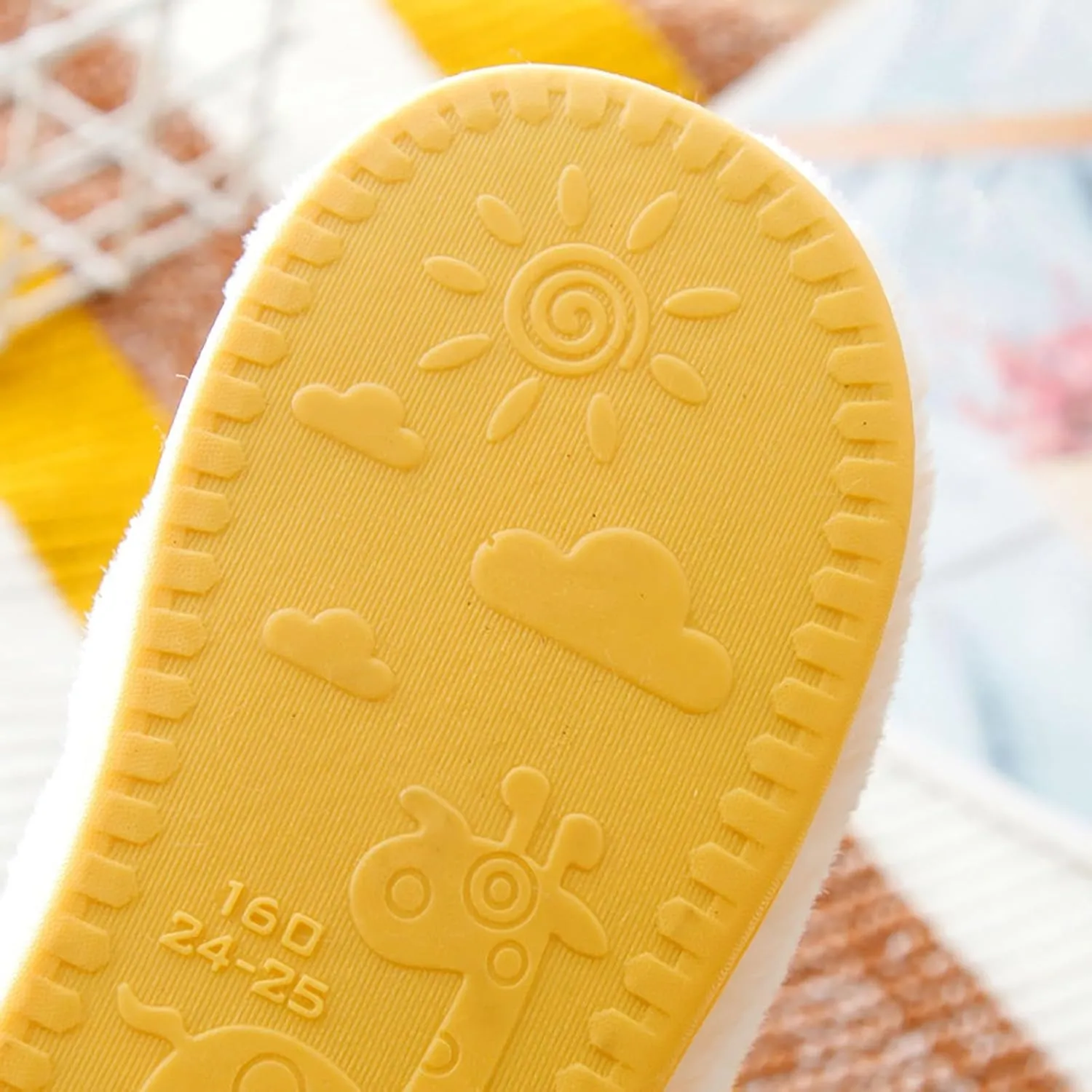 Sweet Strawberry Slippers for Toddler Kids Winter Cute 𝐂ozy House Shoes Girl Boy Warm Fleece House Slippers